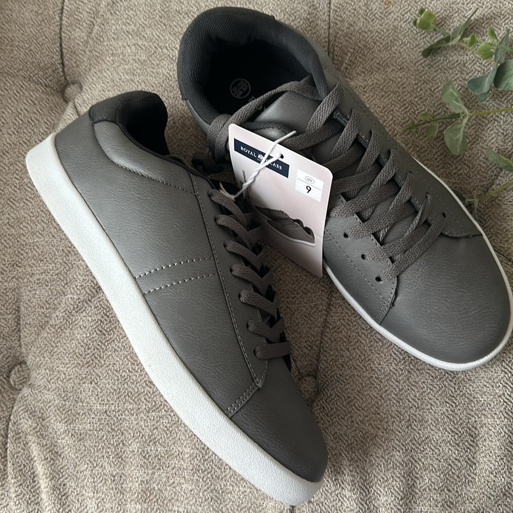 Men's Classic Gray Sneakers